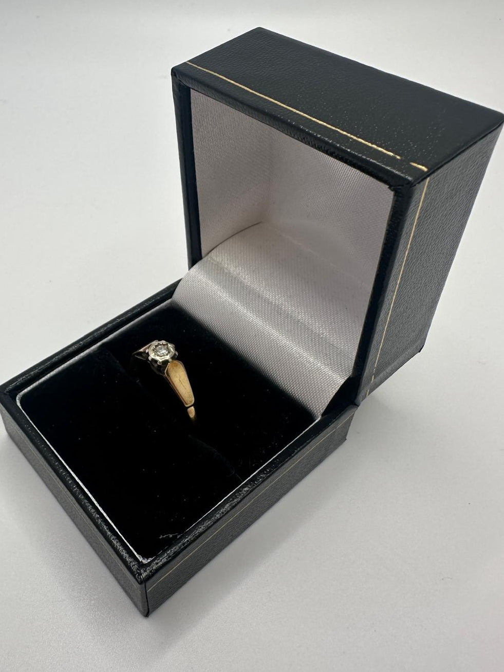9ct, Gold Ring, 1.9g, Size K