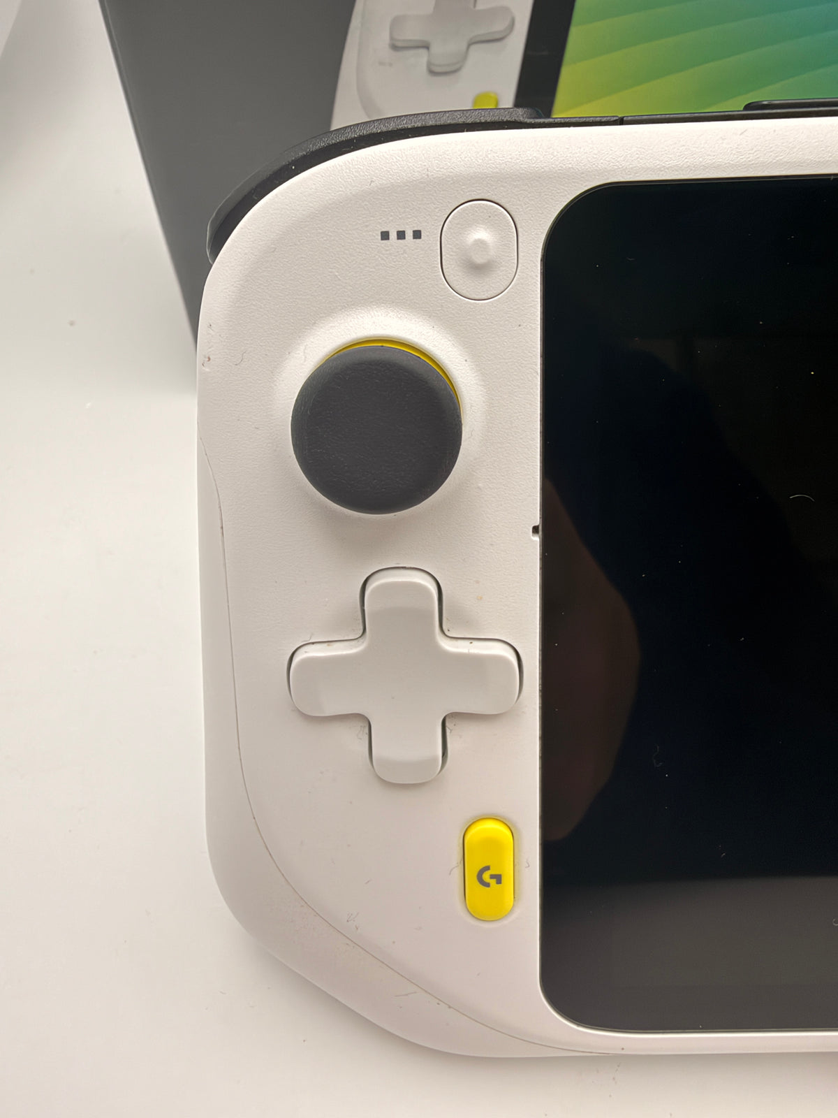Logitech Cloud Gaming Handheld