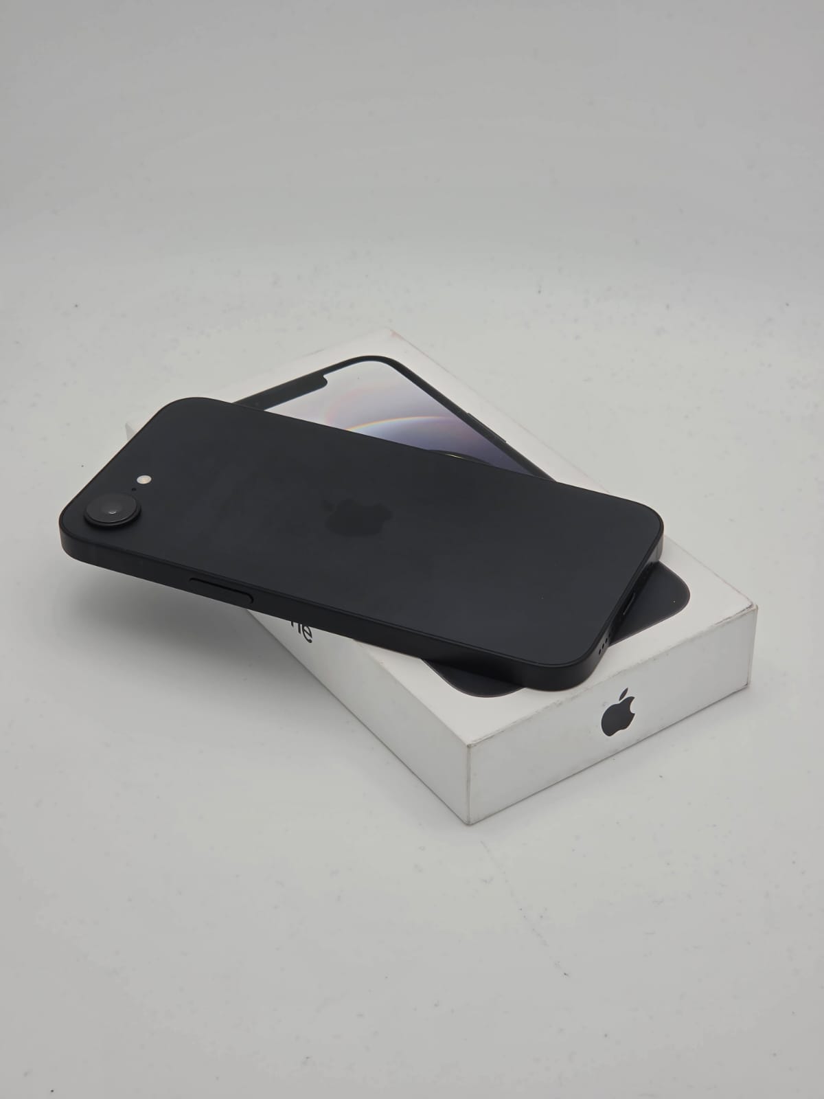 Apple iPhone 16e 128GB, Black, Grade A