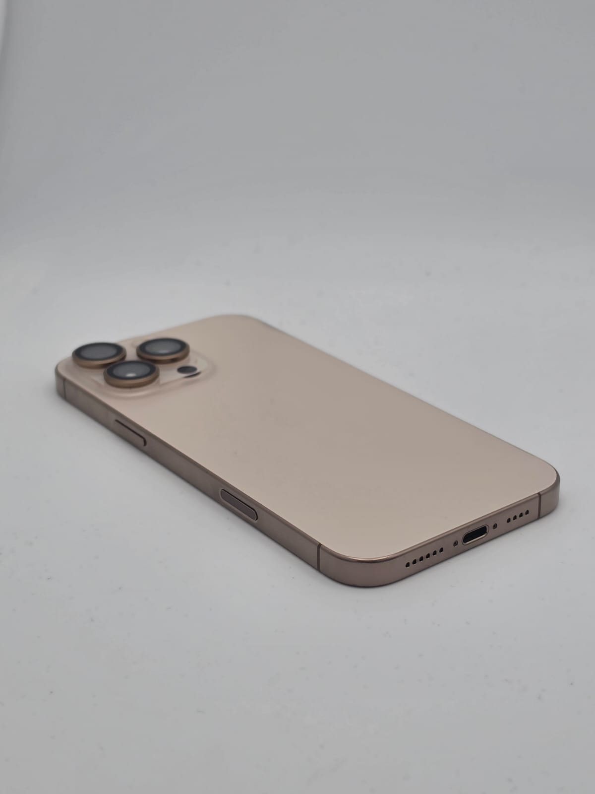 Apple iPhone 16 Pro Max 1TB, Desert Titanium, Grade A
