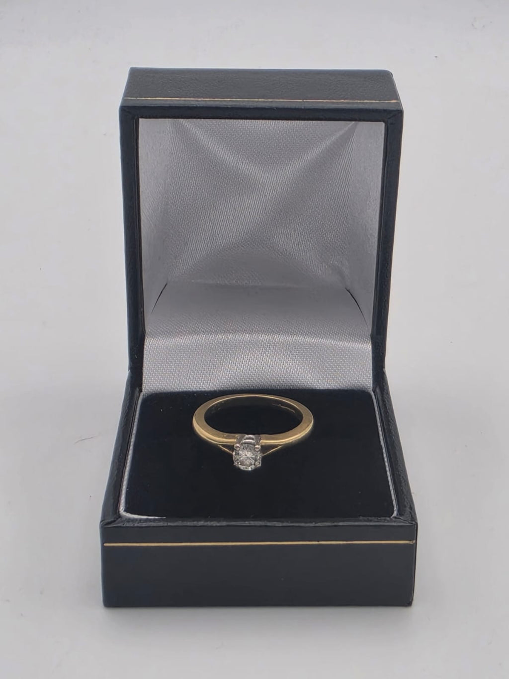 18ct Gold Engagement Ring, Size K, 3.44G