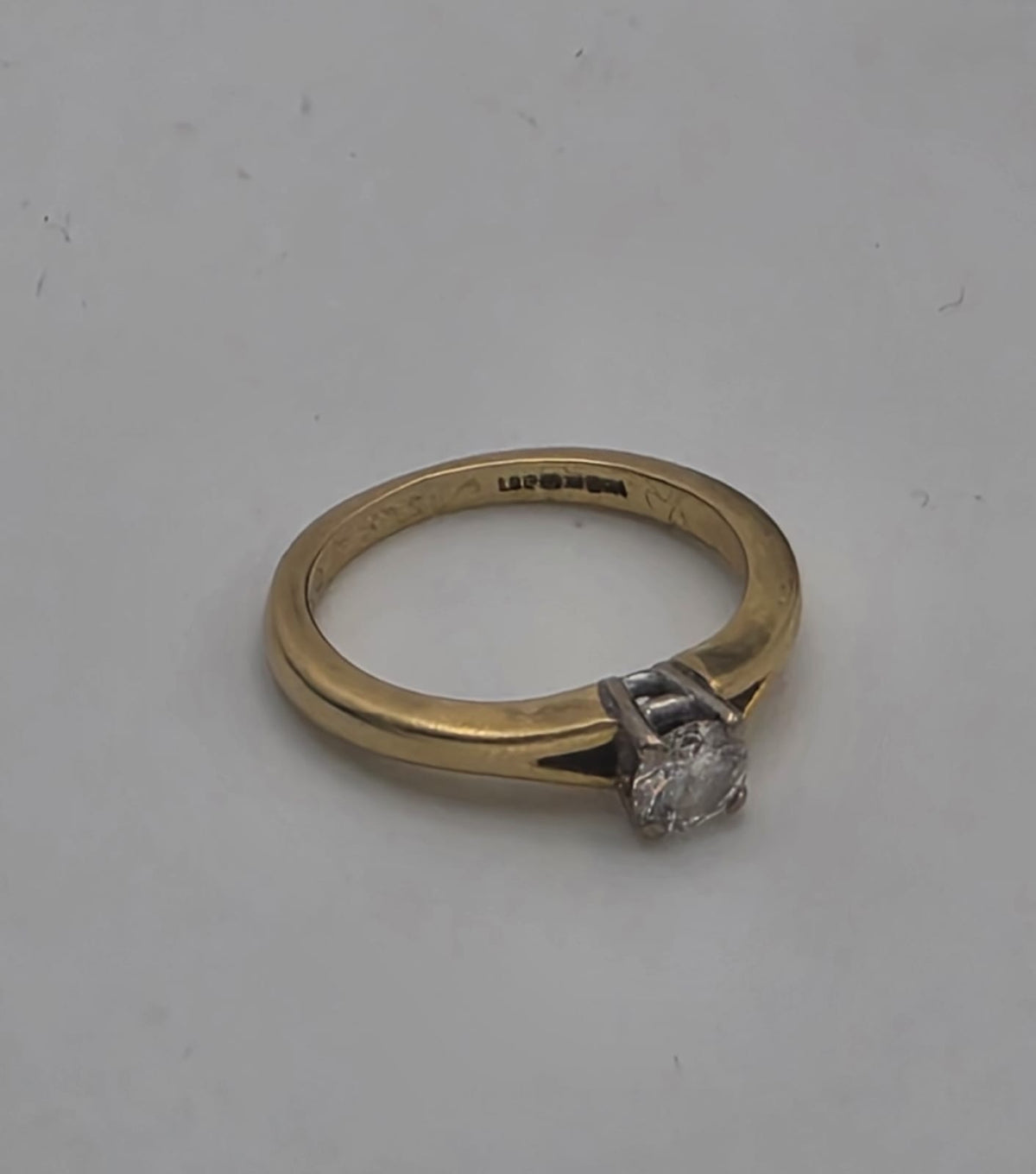 18ct Gold Engagement Ring, Size K, 3.44G