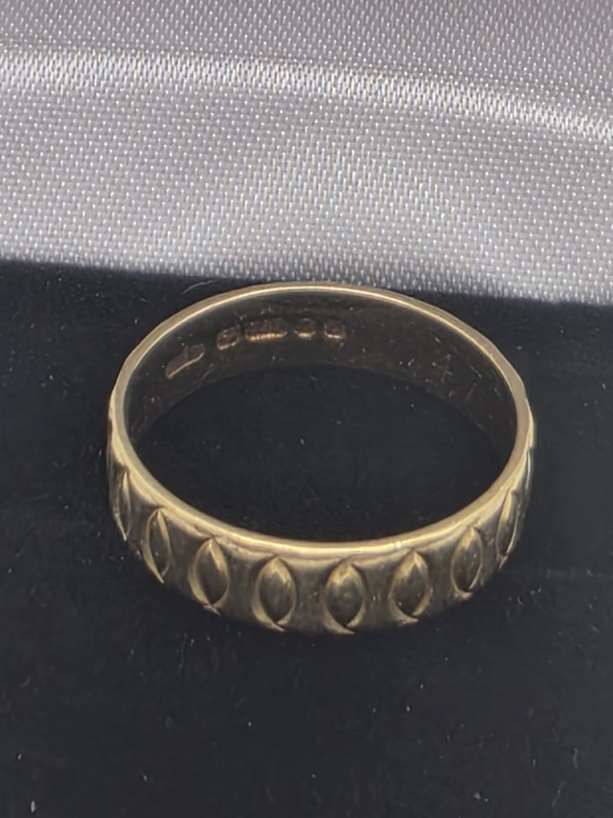 18ct Gold Wedding Band Ring, Size P, 3.61G