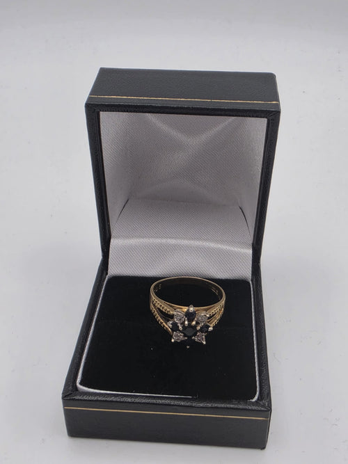 18ct Gold Cluster Ring, Size R, 4.38G