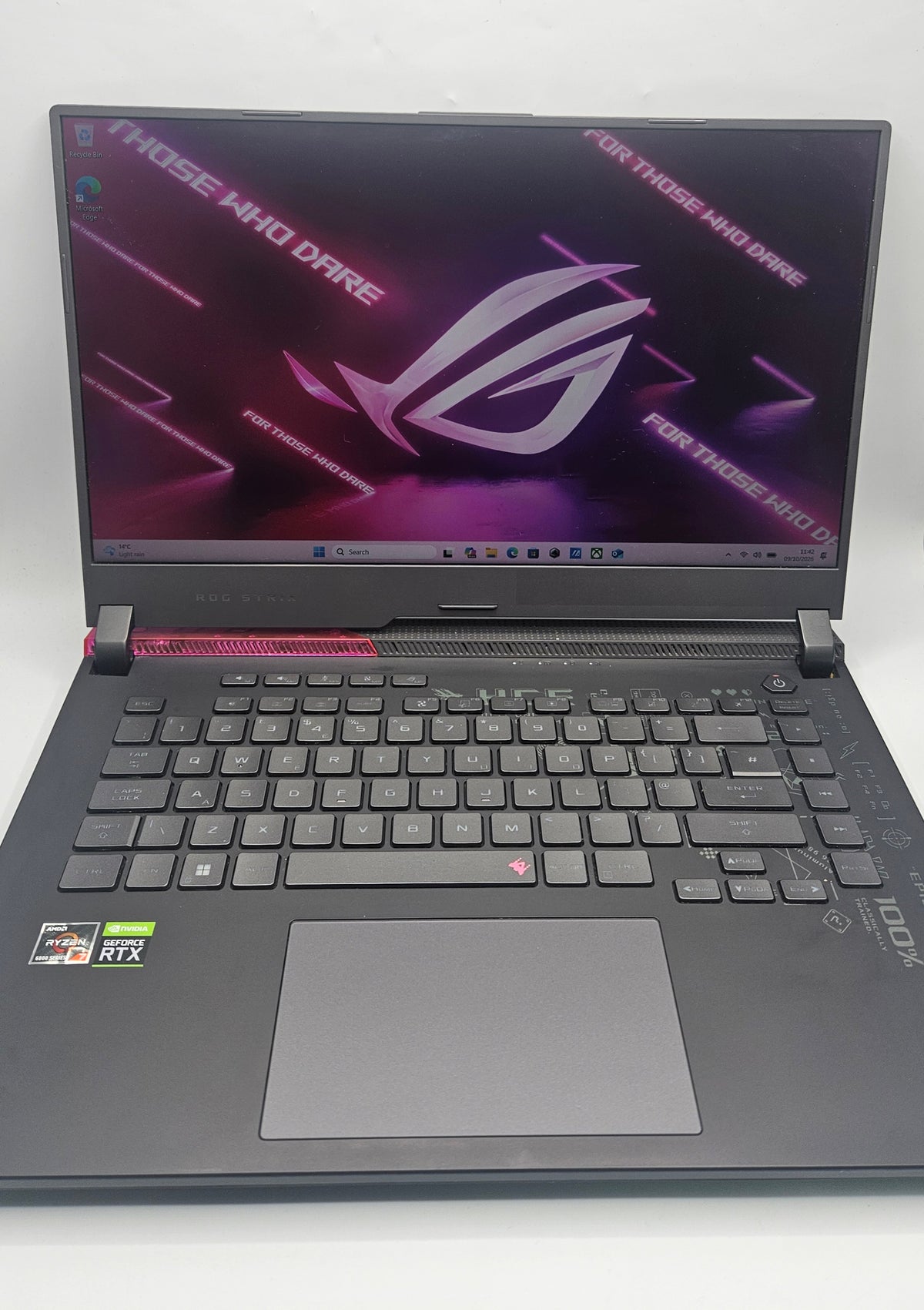 ROG strix laptop 16GB 1TB Ryzen 7 Black, Grade B