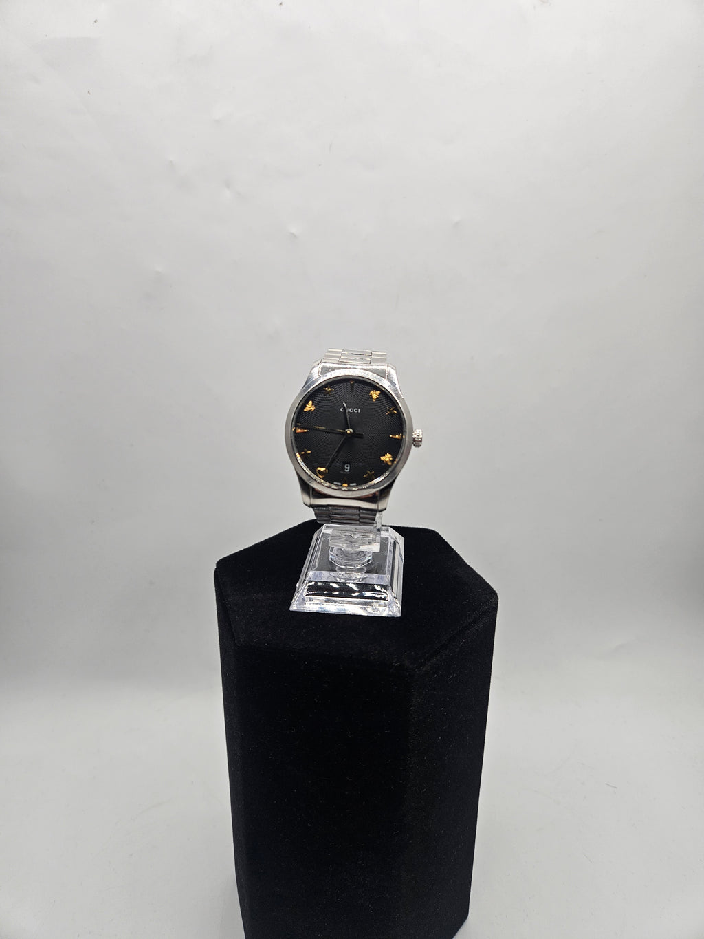 Gucci G timeless watch Silver, Grade B