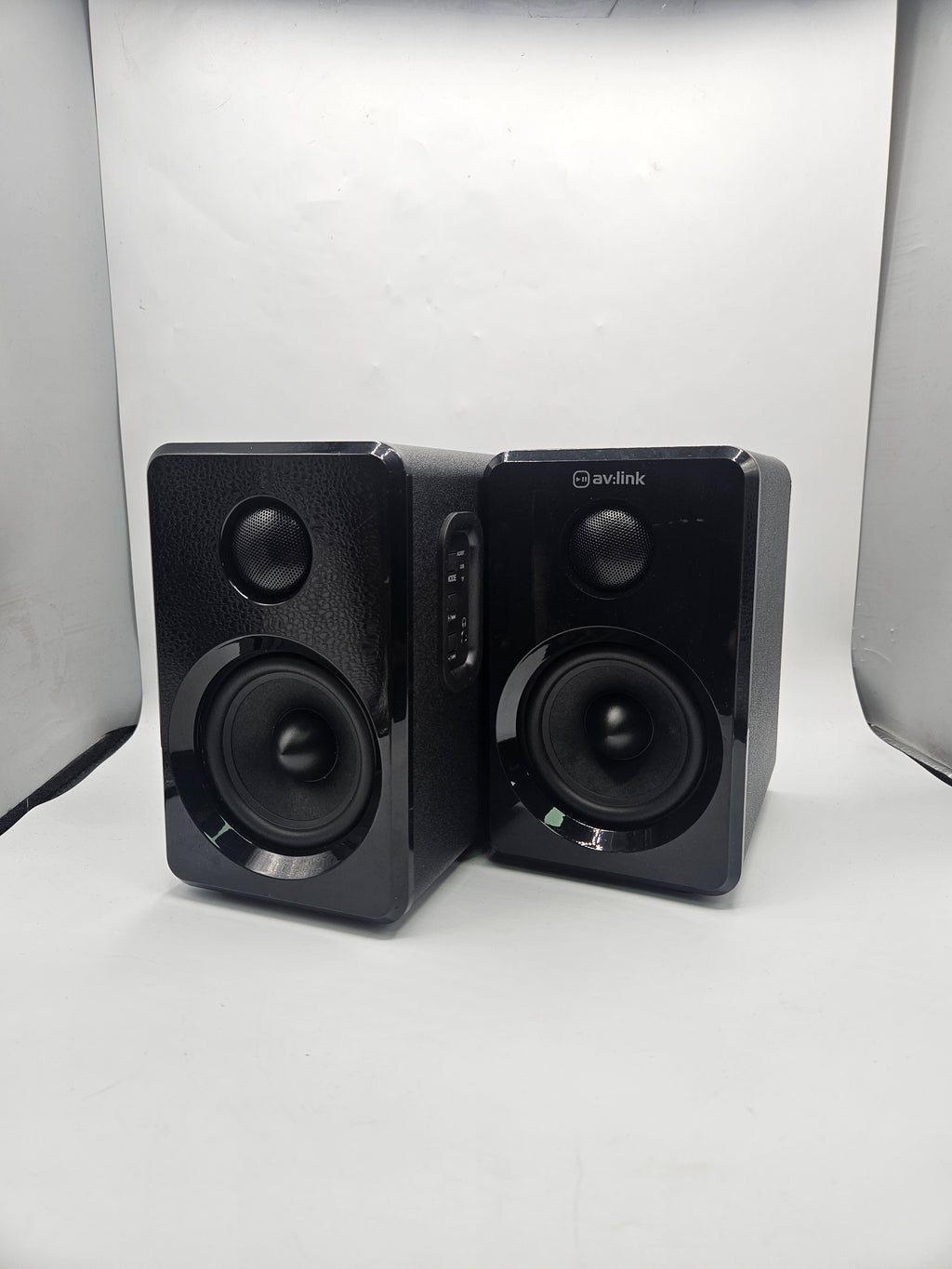Pair AV Link ABS35 Speakers, Grade B