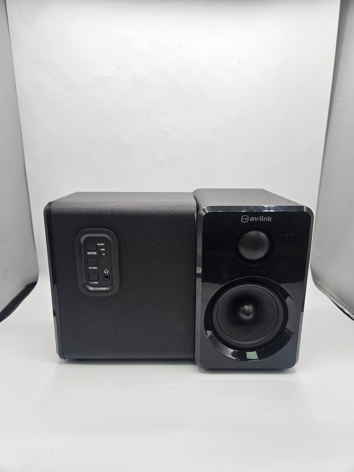 Pair AV Link ABS35 Speakers, Grade B