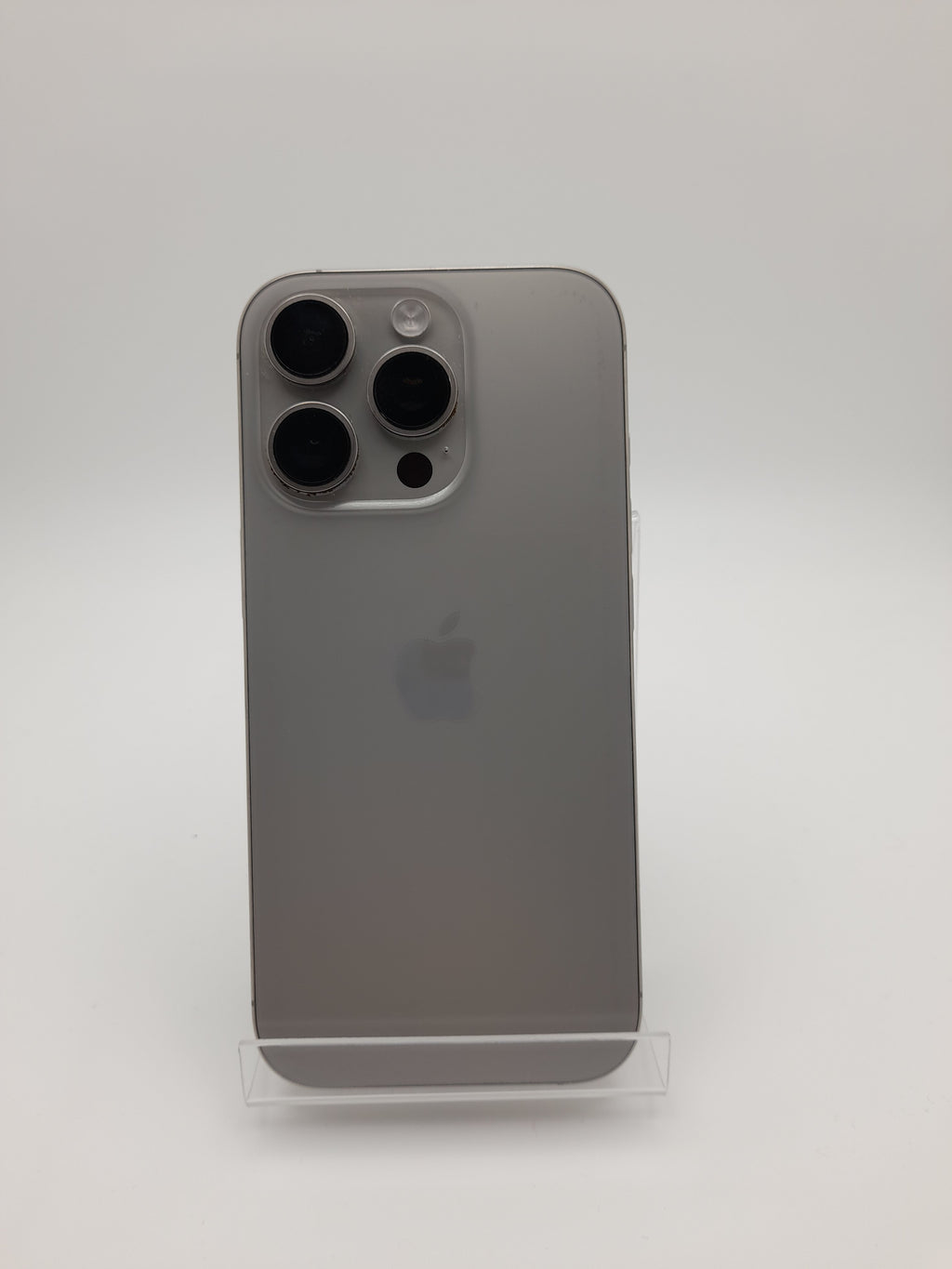 Apple iPhone 16 Pro 128GB Titanium, Grade b