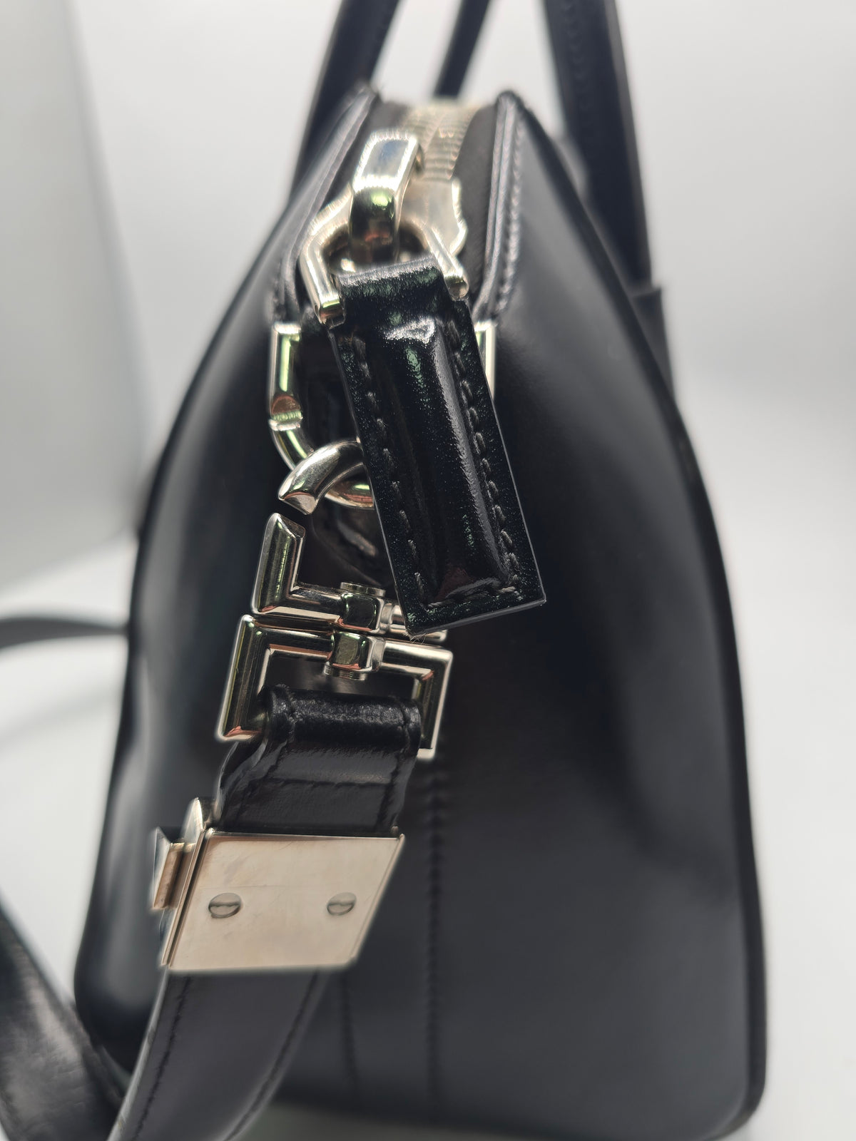 Givenchy Antigona Medium Handbag Black, Grade B