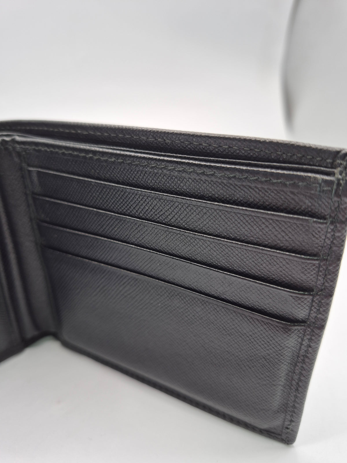 Prada Wallet Black, Grade B