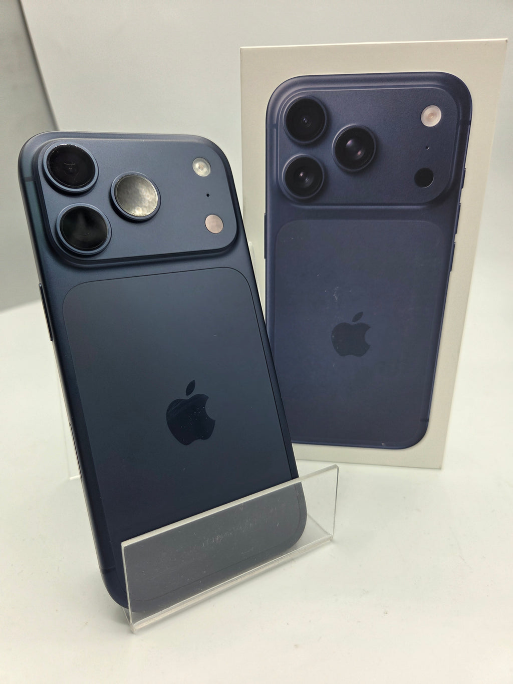 Apple iPhone 17 Pro 256GB Blue, Grade A