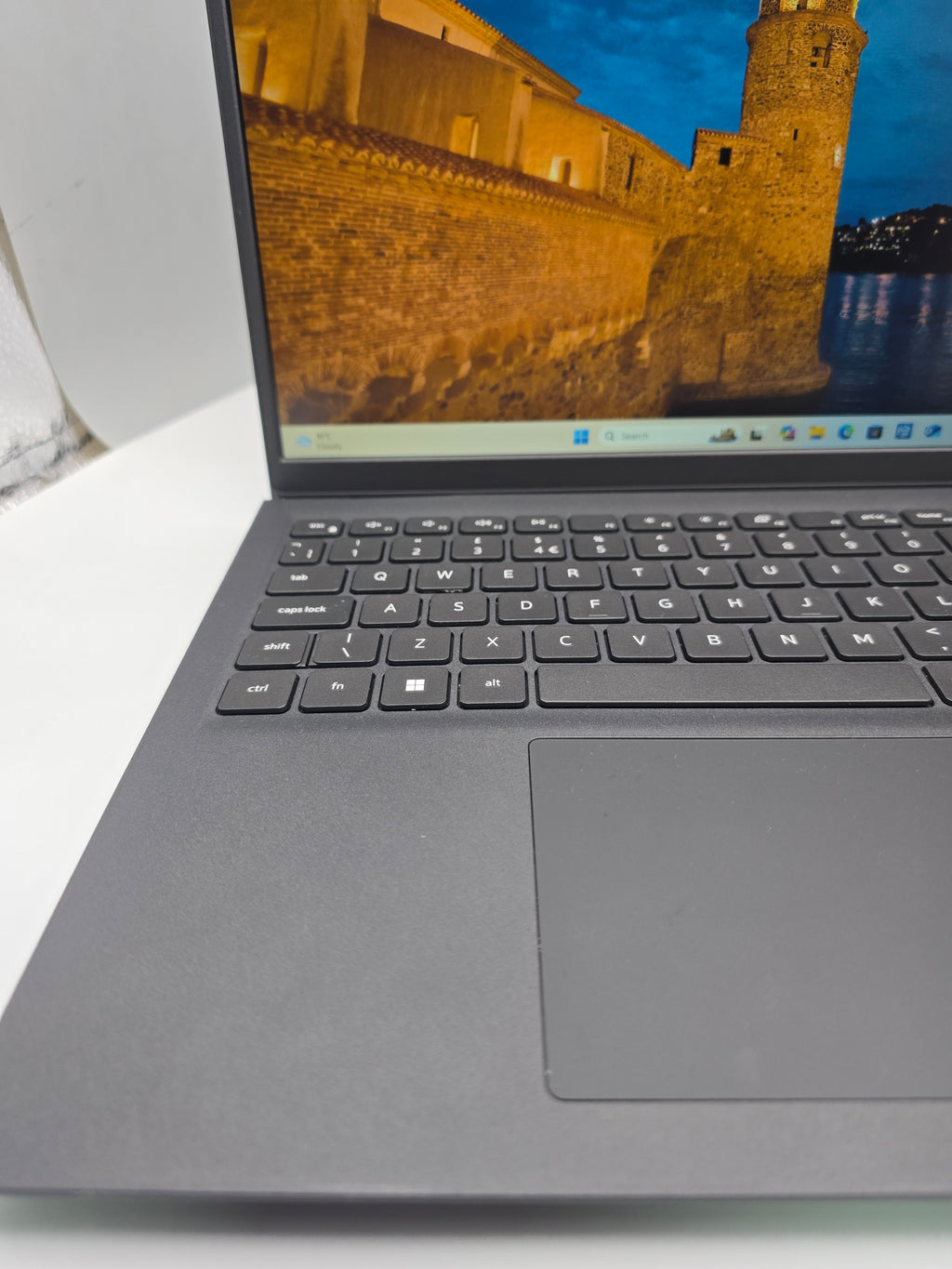 Dell 15 Laptop DC15250 16GB RAM 500GB SSD Black, Grade B