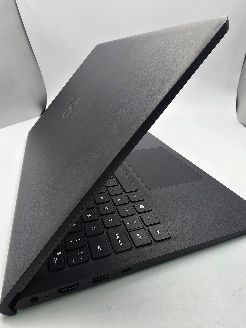 Dell 15 Laptop DC15250 16GB RAM 500GB SSD Black, Grade B