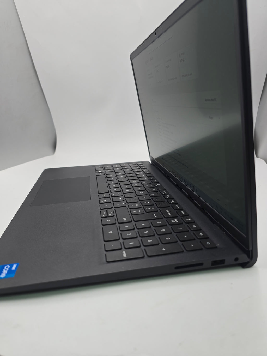 Dell 15 Laptop DC15250 16GB RAM 500GB SSD Black, Grade B