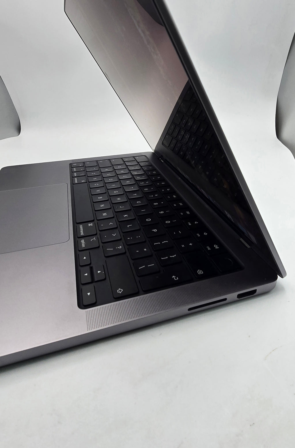Apple MacBook Pro 14" M3  8GB 512GB, Grade B