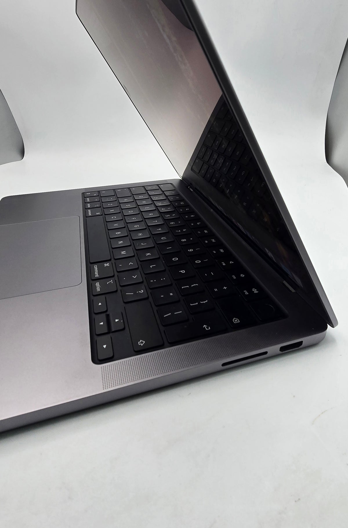 Apple MacBook Pro 14" M3  8GB 512GB, Grade B