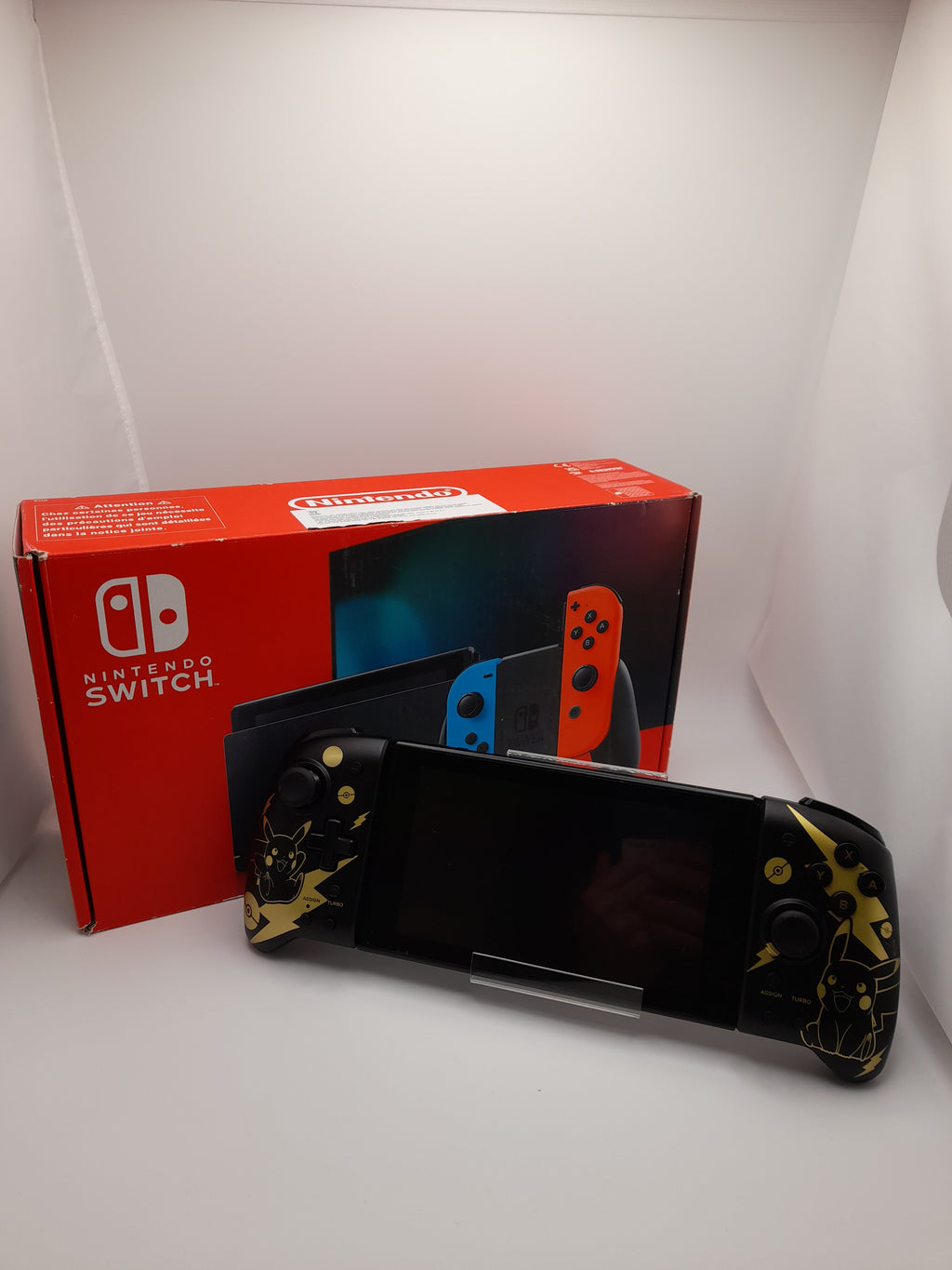 Nintendo Nintendo Switch 32GB Black and Gold, Grade B
