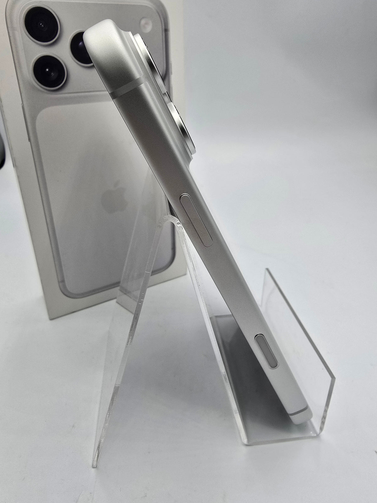 Apple iPhone 17 Pro Max 256GB White, Grade A
