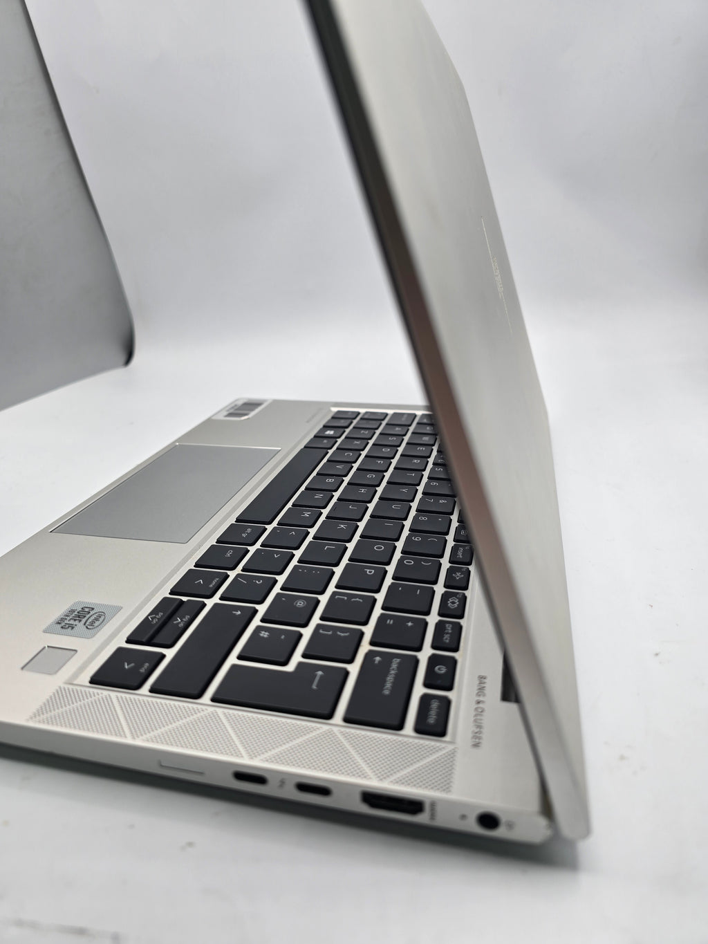 HP Elitebook  8GB Ram  536GB SSD Silver, Grade B