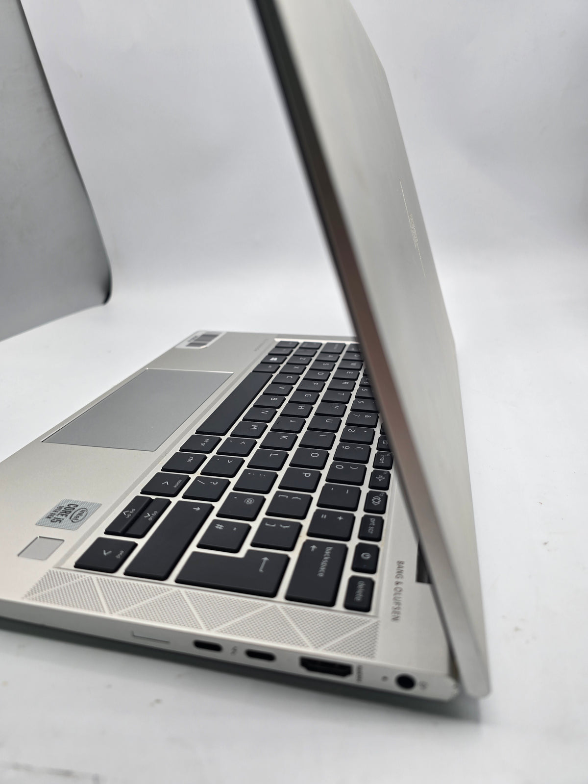 HP Elitebook  8GB Ram  536GB SSD Silver, Grade B