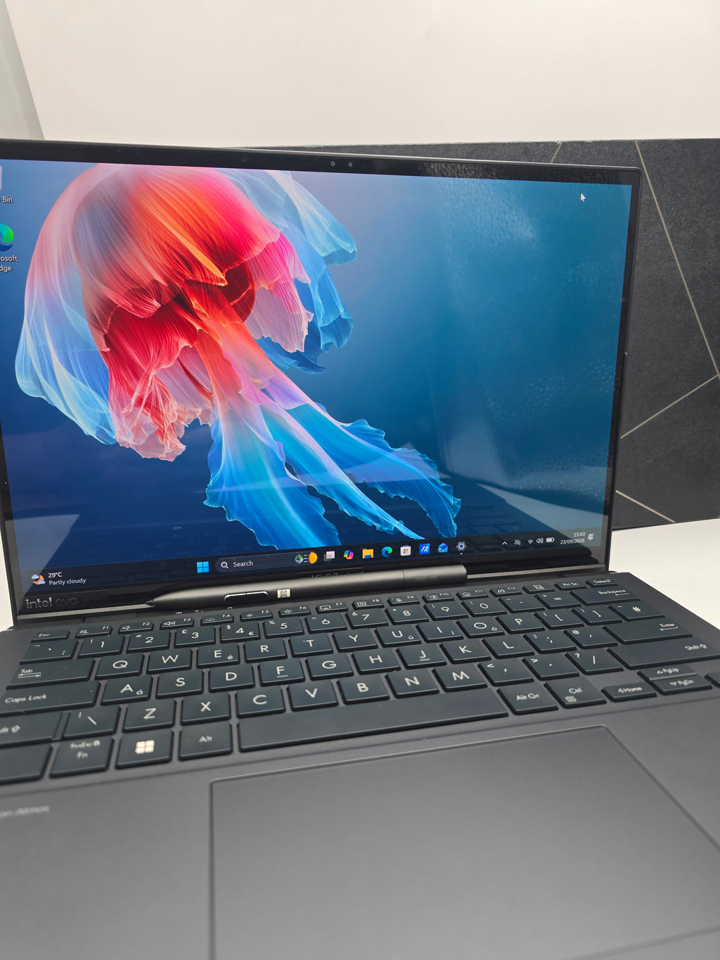 Asus Zenbook Duo 16GB 16GB Ram  1TB SSD Ultra 7  Black, Grade B