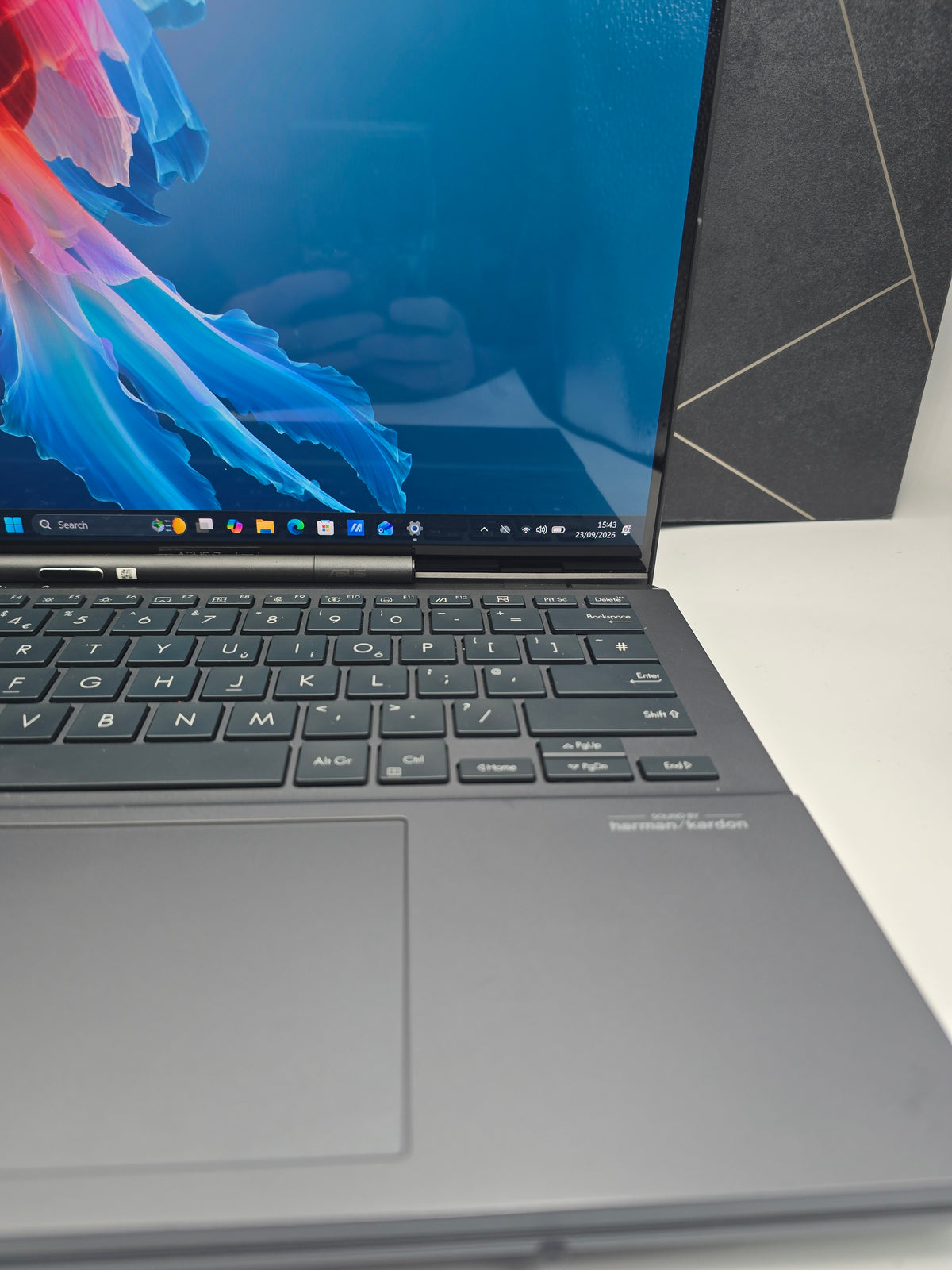 Asus Zenbook Duo 16GB 16GB Ram  1TB SSD Ultra 7  Black, Grade B