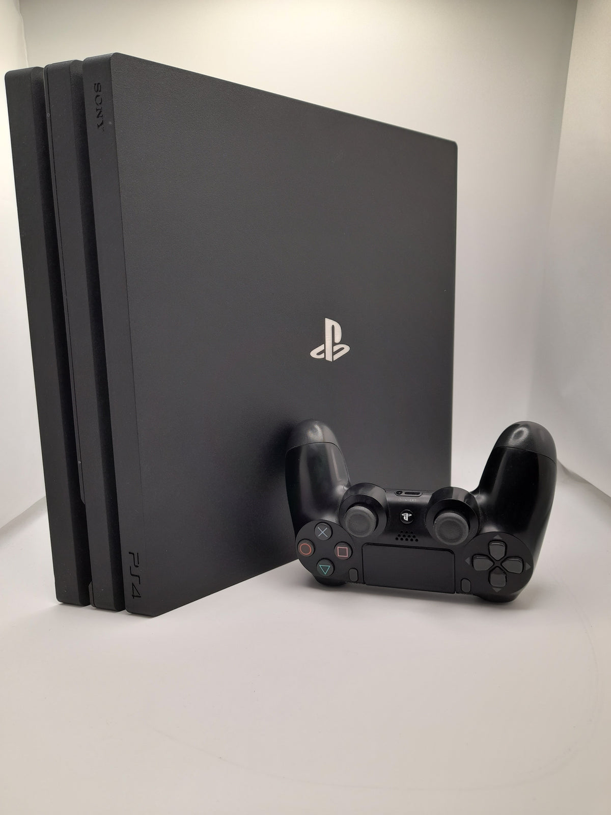 Sony PS4 Pro 1TB, Black, Grade B