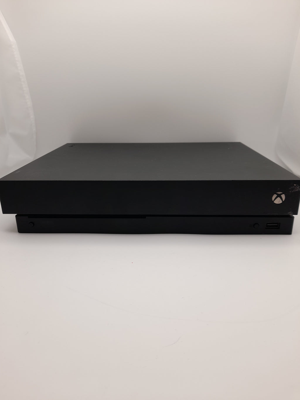 Microsoft Xbox One X 1TB, Black, Grade B