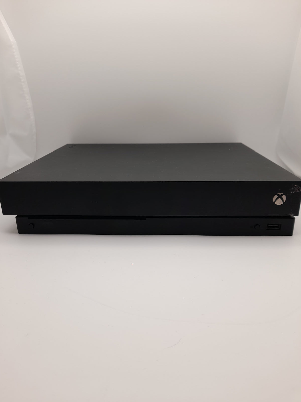 Microsoft Xbox One X 1TB, Black, Grade B