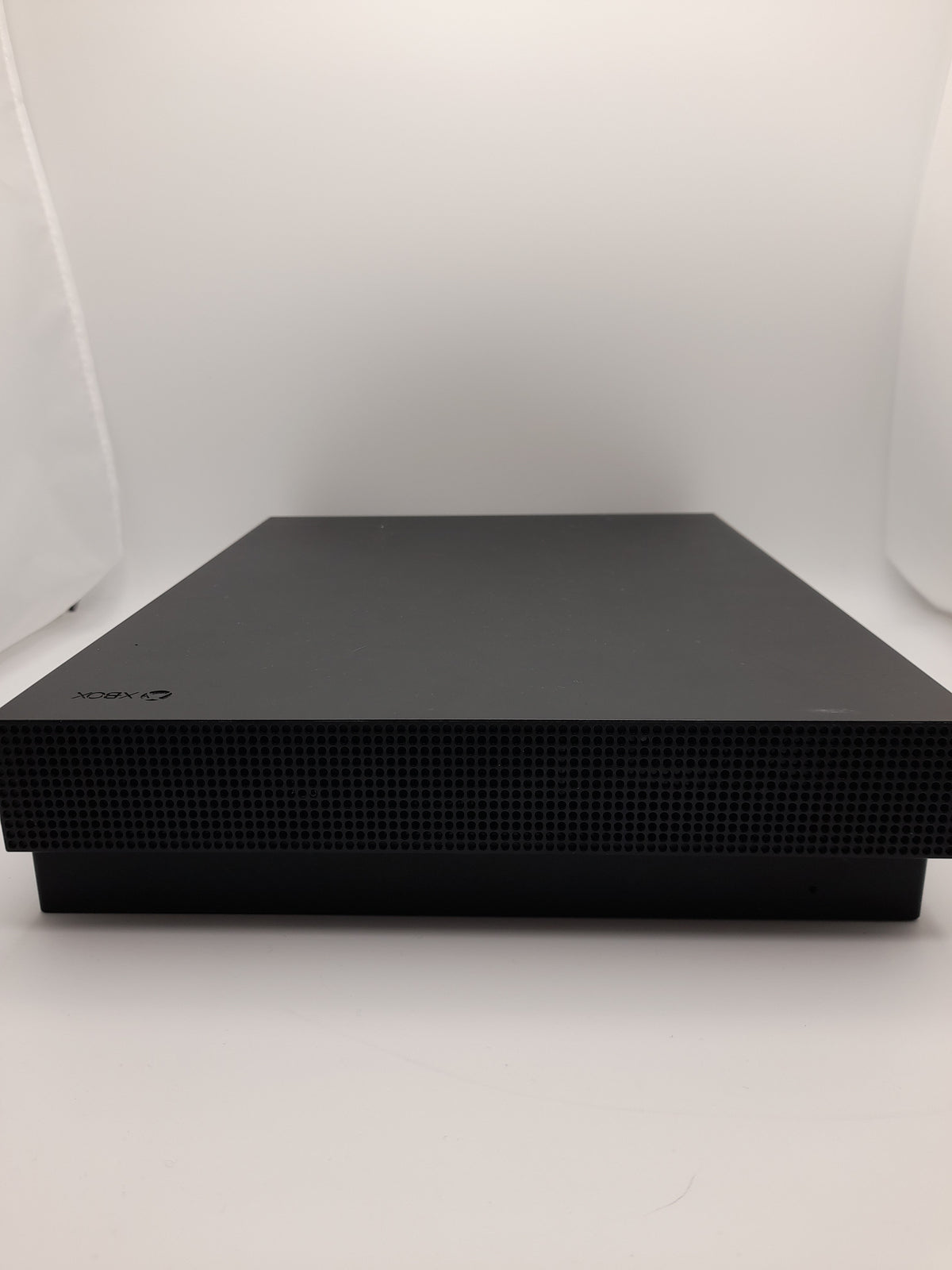 Microsoft Xbox One X 1TB, Black, Grade B