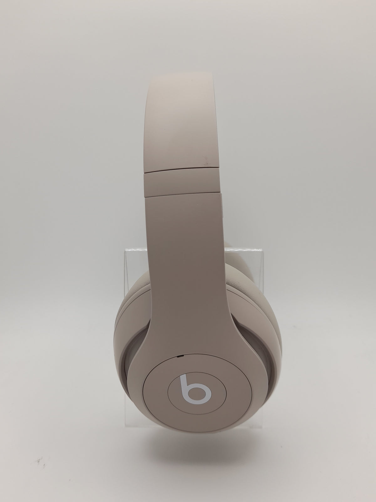 Beats Studio Pro Headphones, Beige, Grade B