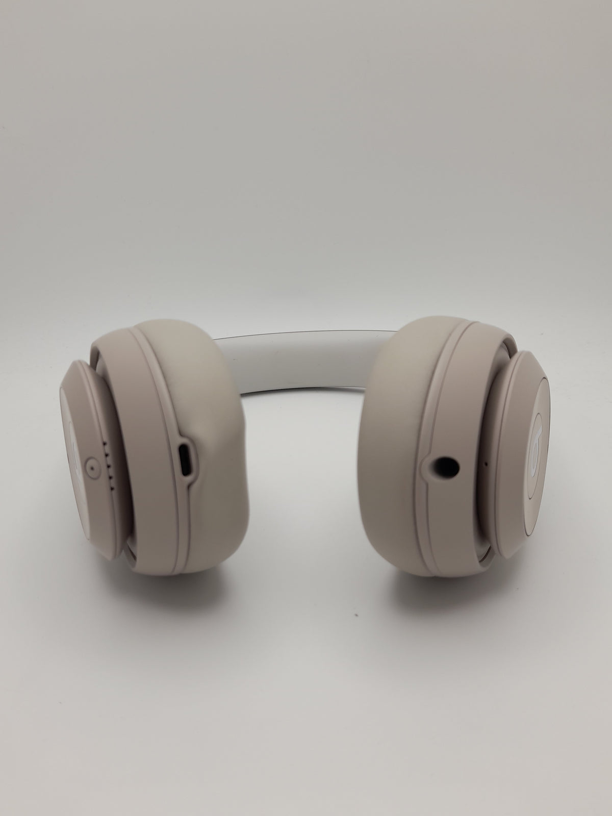 Beats Studio Pro Headphones, Beige, Grade B