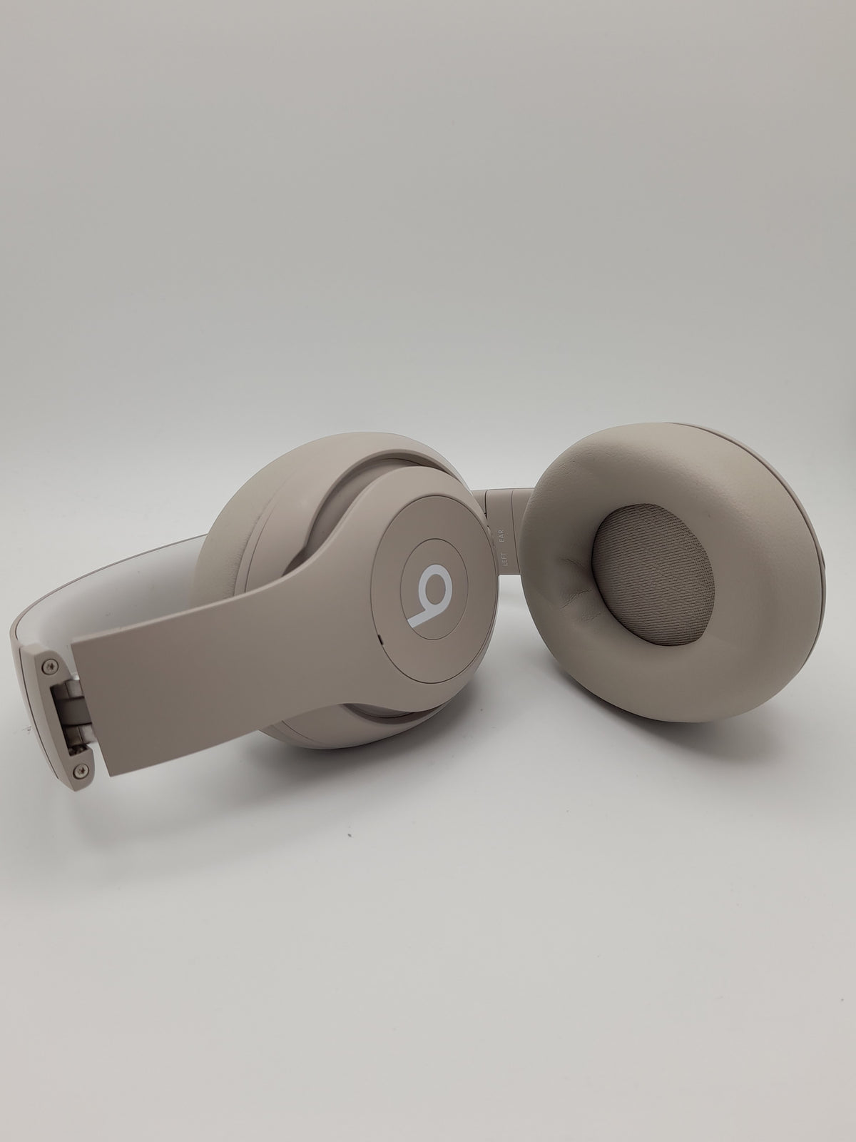 Beats Studio Pro Headphones, Beige, Grade B