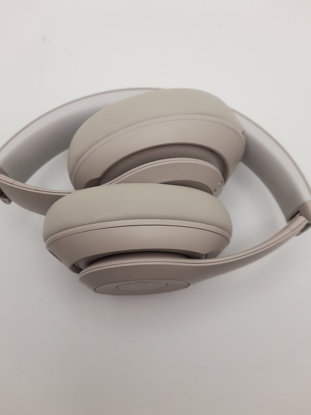 Beats Studio Pro Headphones, Beige, Grade B