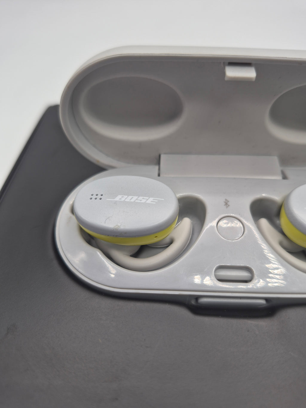 Bose sport 427929 earbuds Grey, Grade B