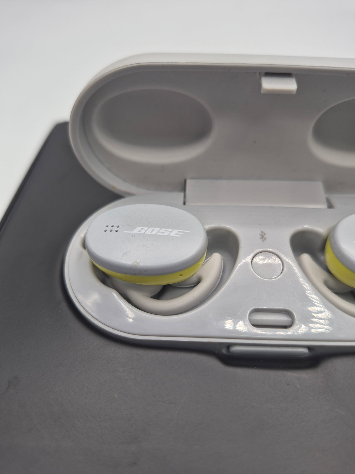 Bose sport 427929 earbuds Grey, Grade B