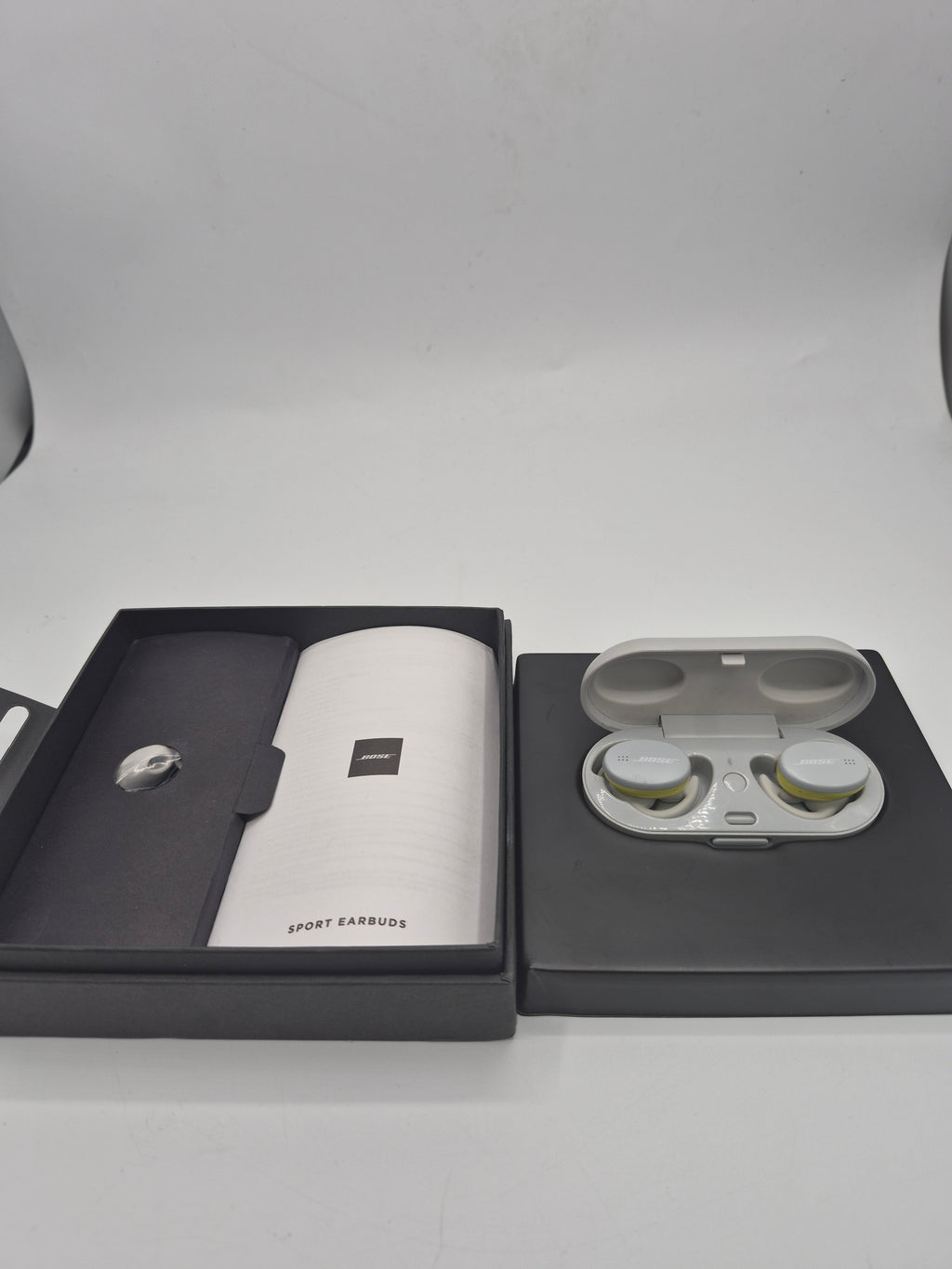 Bose sport 427929 earbuds Grey, Grade B