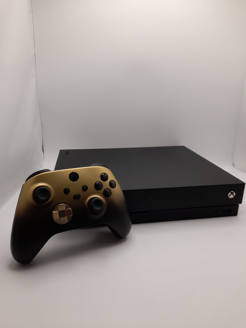 Microsoft Xbox One X 1TB Black, Grade B