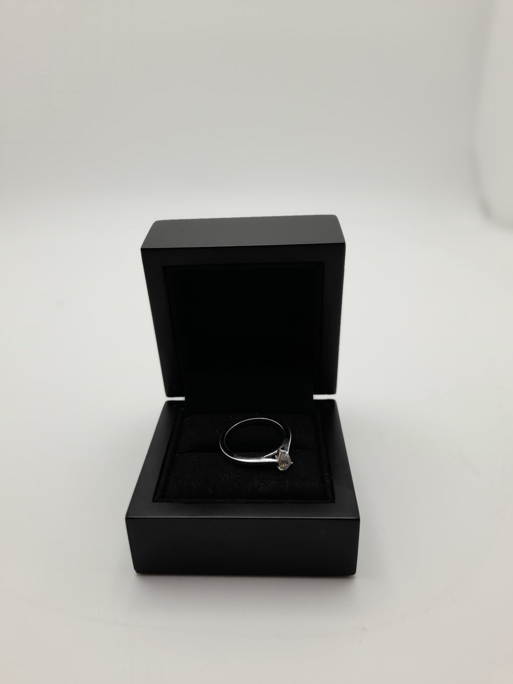 9CT ,2.48G,Size N,0.3CT Diamond Ring