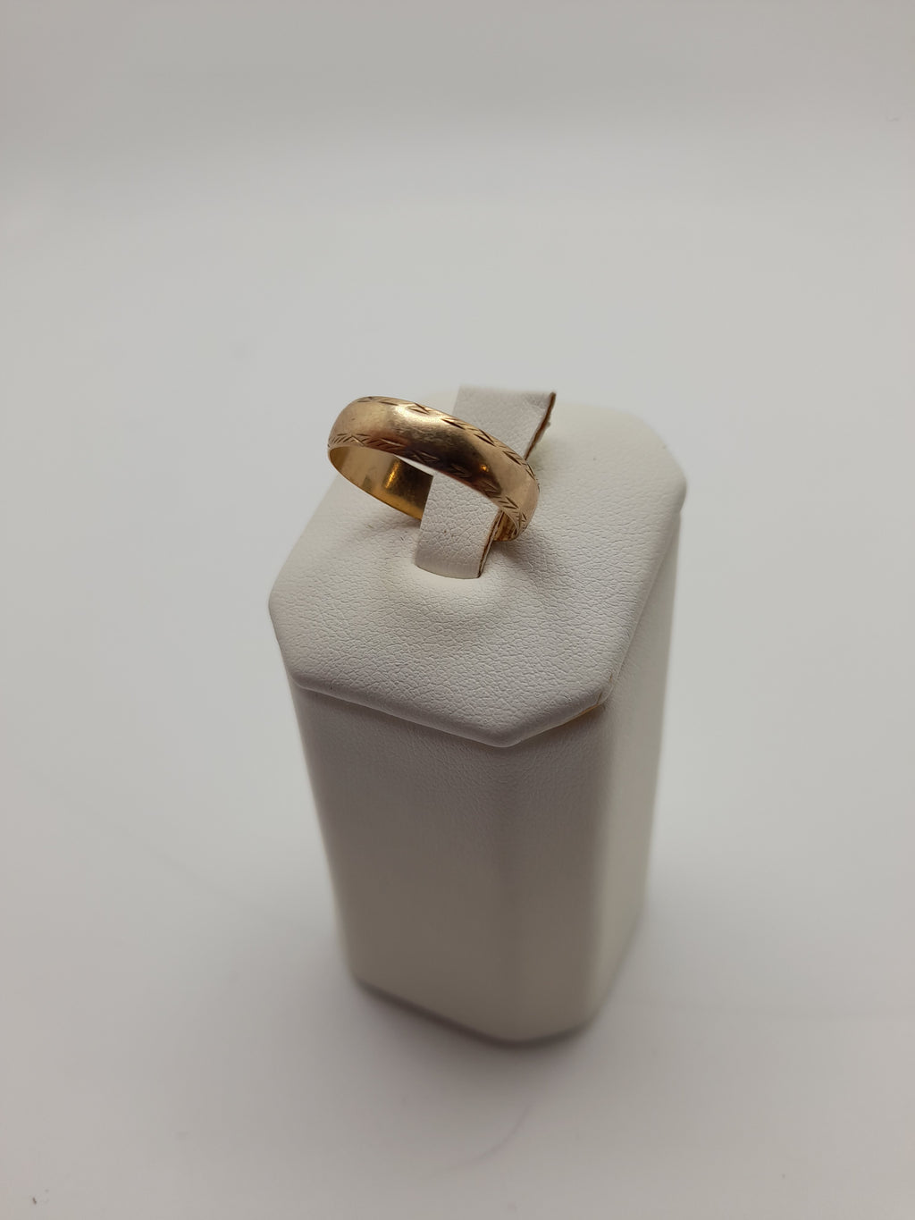 9ct,1.9g,Size O,Wedding Band