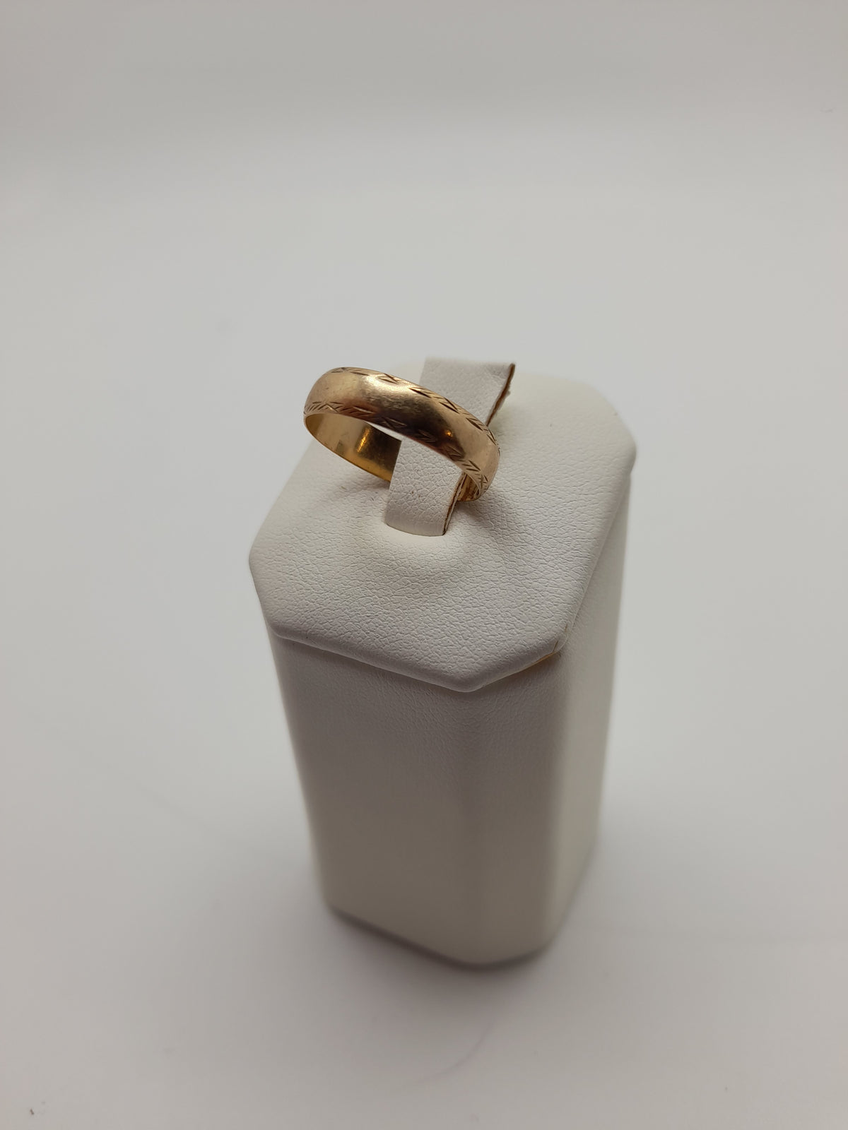 9ct,1.9g,Size O,Wedding Band