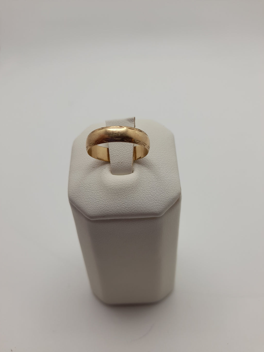 9ct,1.9g,Size O,Wedding Band