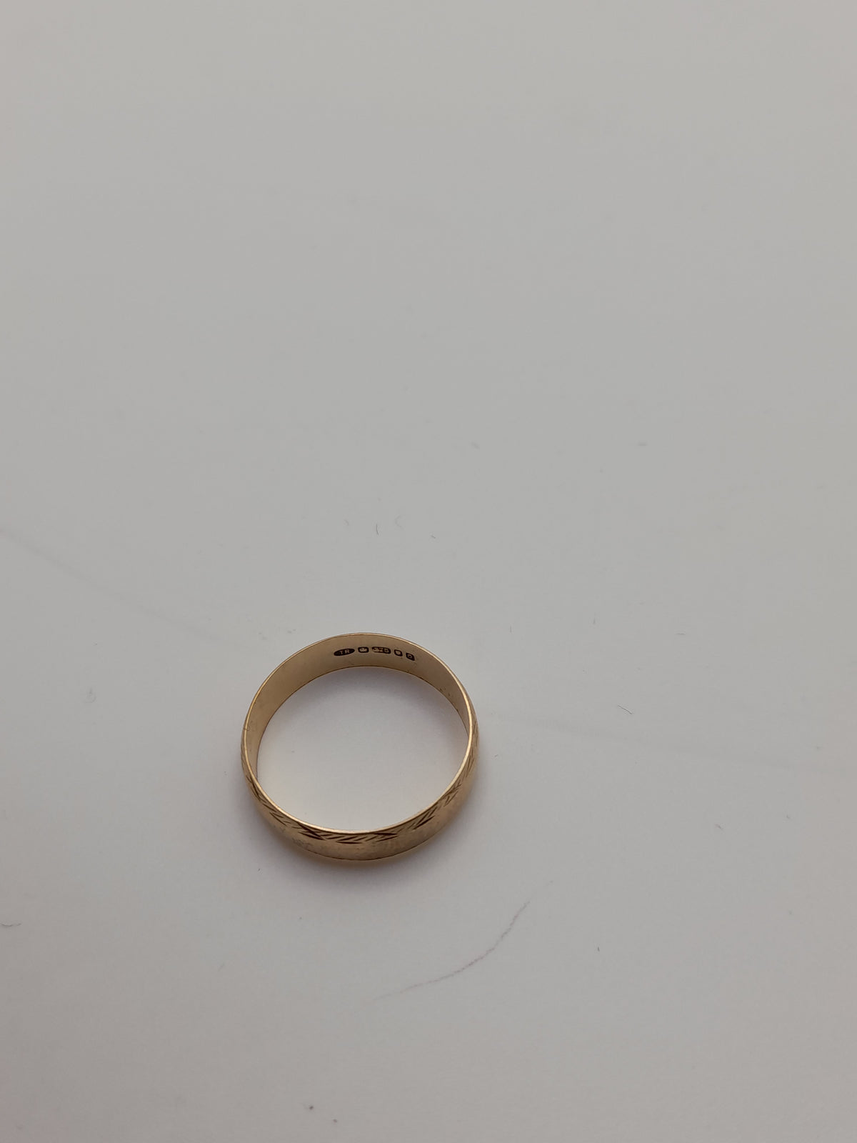 9ct,1.9g,Size O,Wedding Band