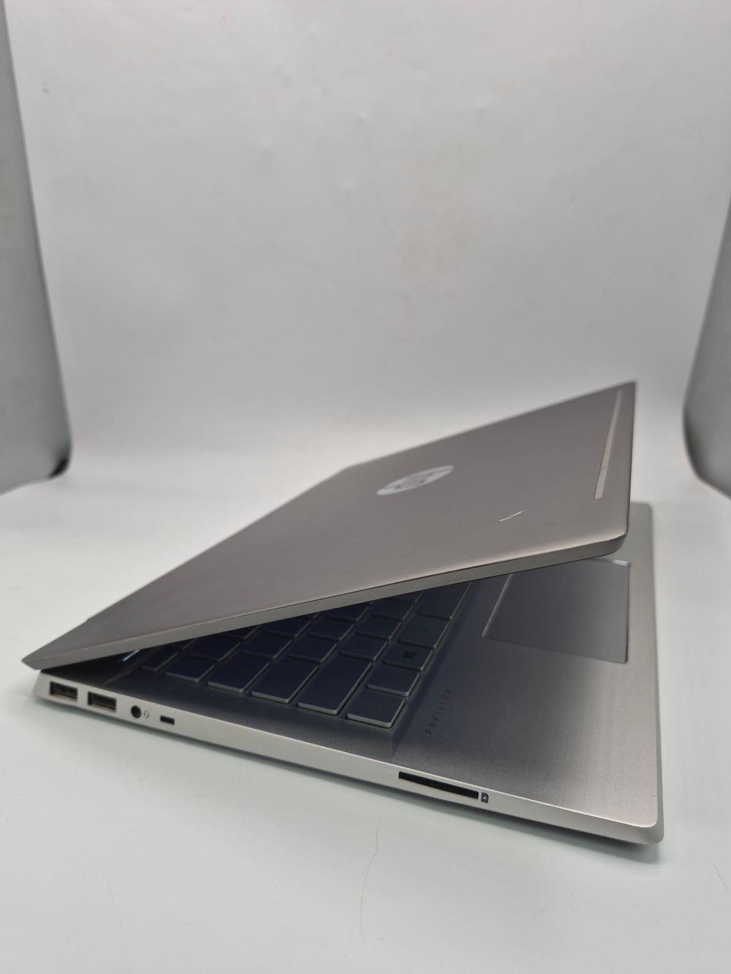 HP PAVILLION I3 237GB Silver, Grade B