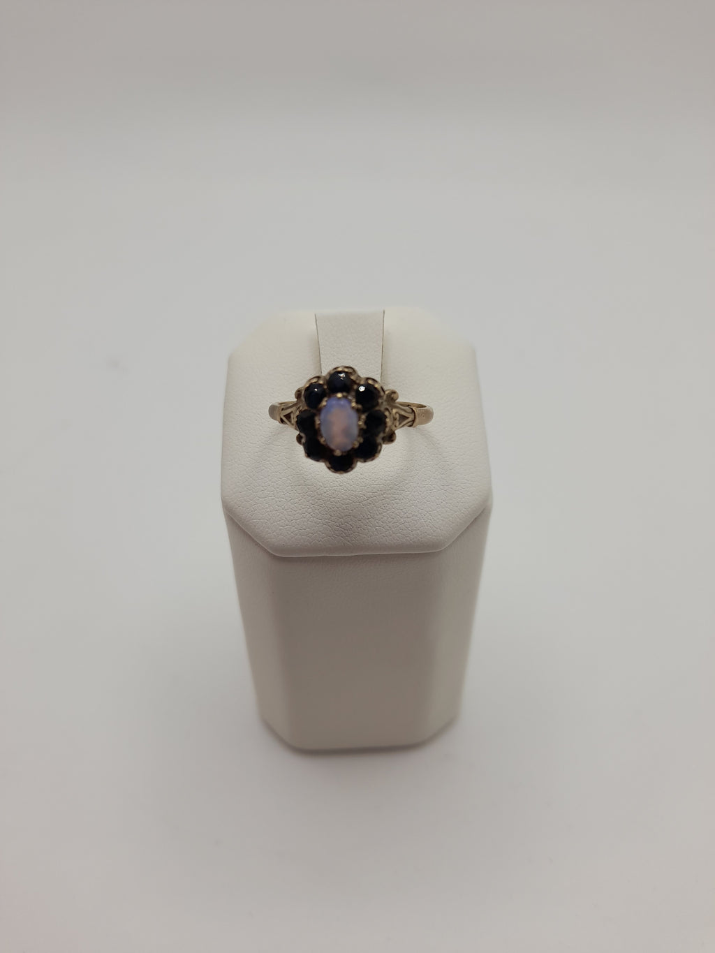 9CT,2.3G,Size Q, Black And Blue/White Cluster Ring