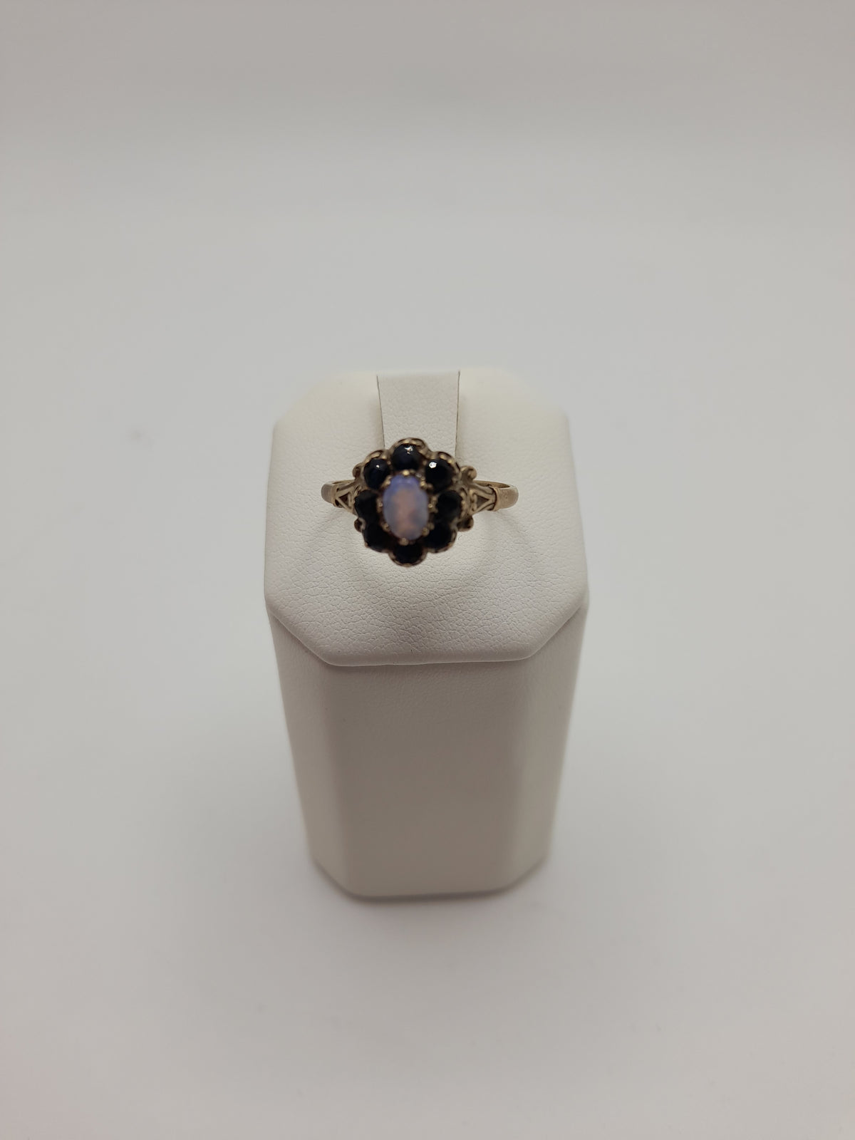 9CT,2.3G,Size Q, Black And Blue/White Cluster Ring