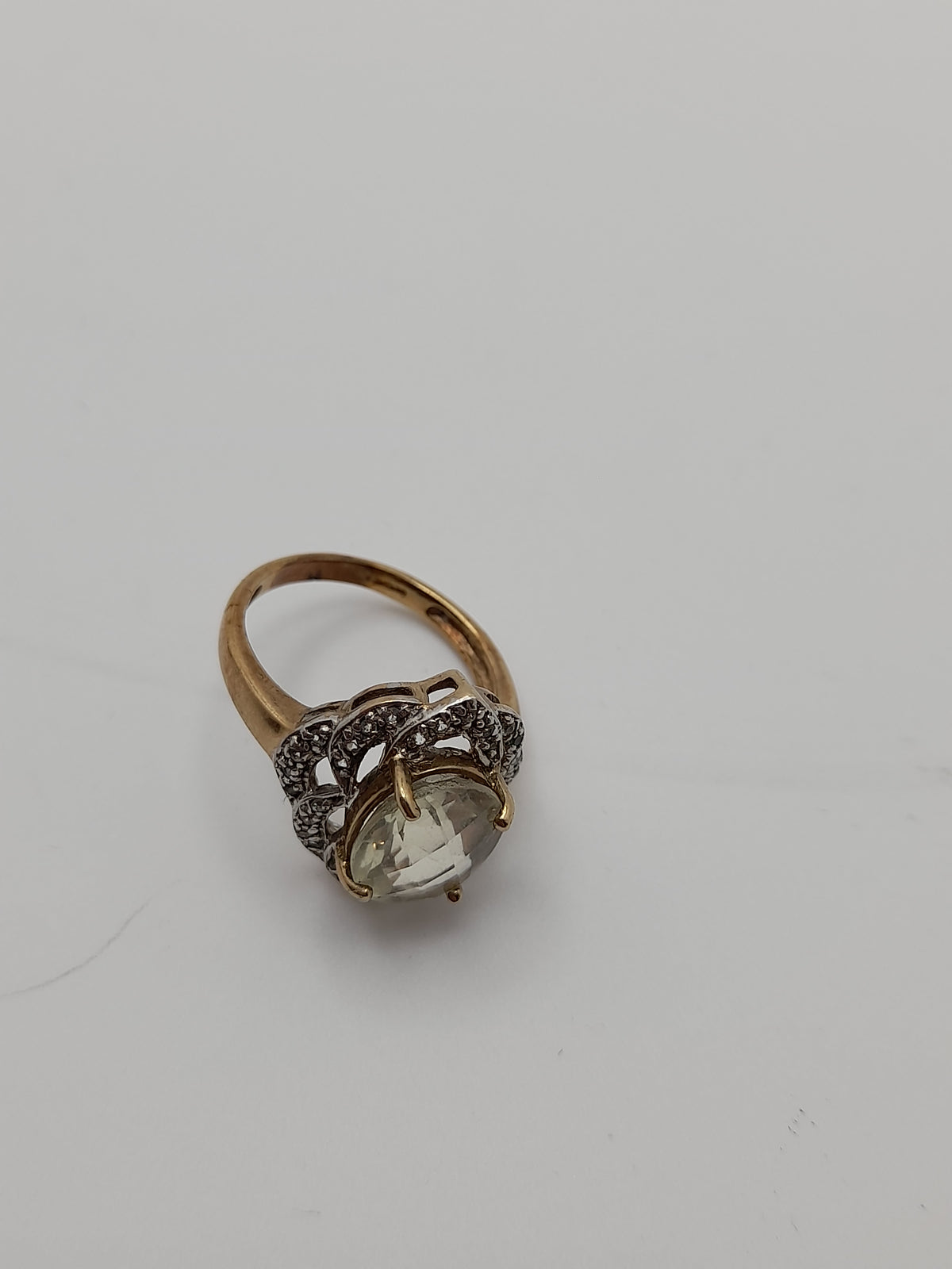 9ct,4.5g, Size O ,Large Stone With Small Stone Ring