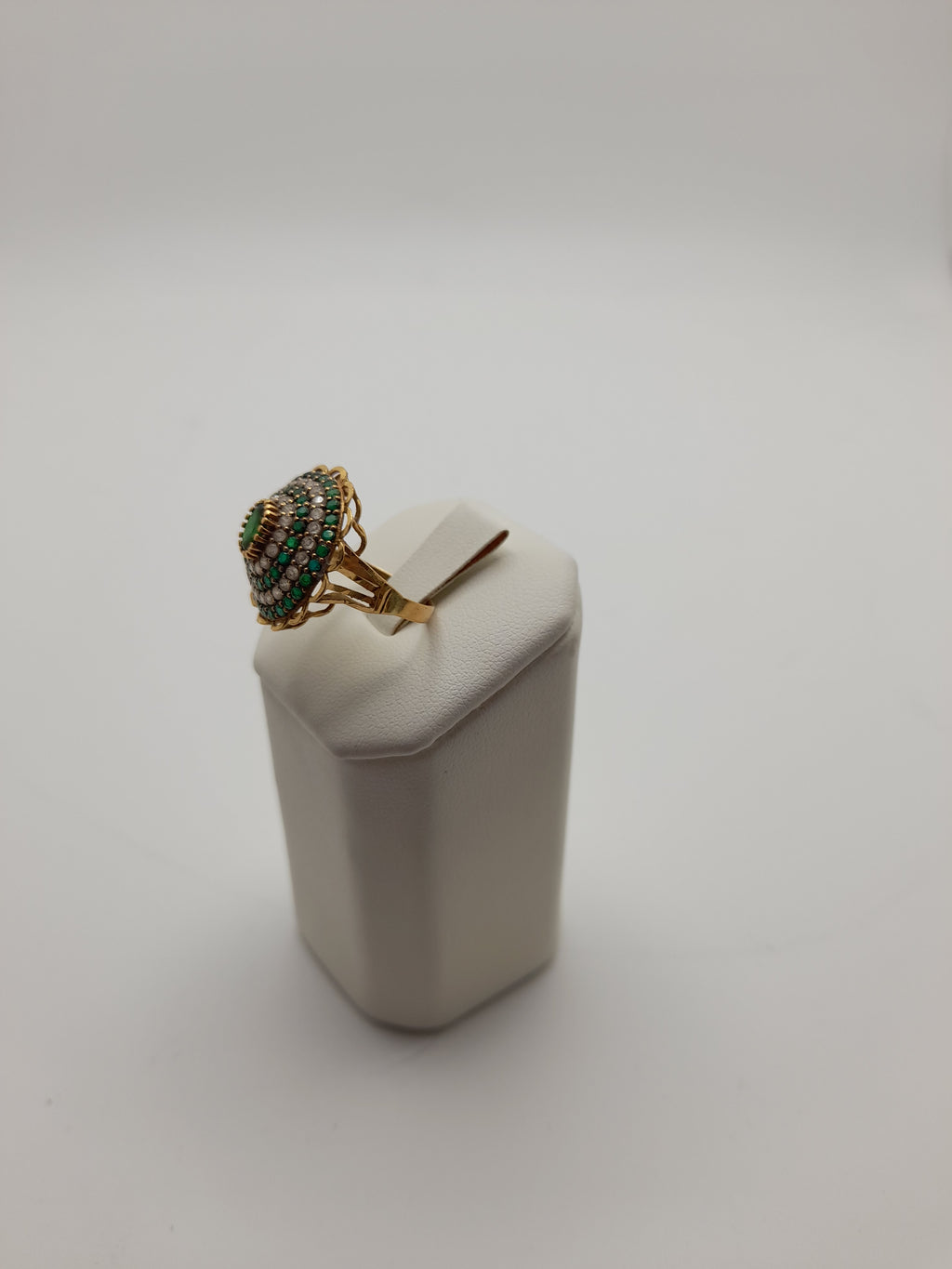 22ct,5g,Size N,Green And Clear Cluster Ring