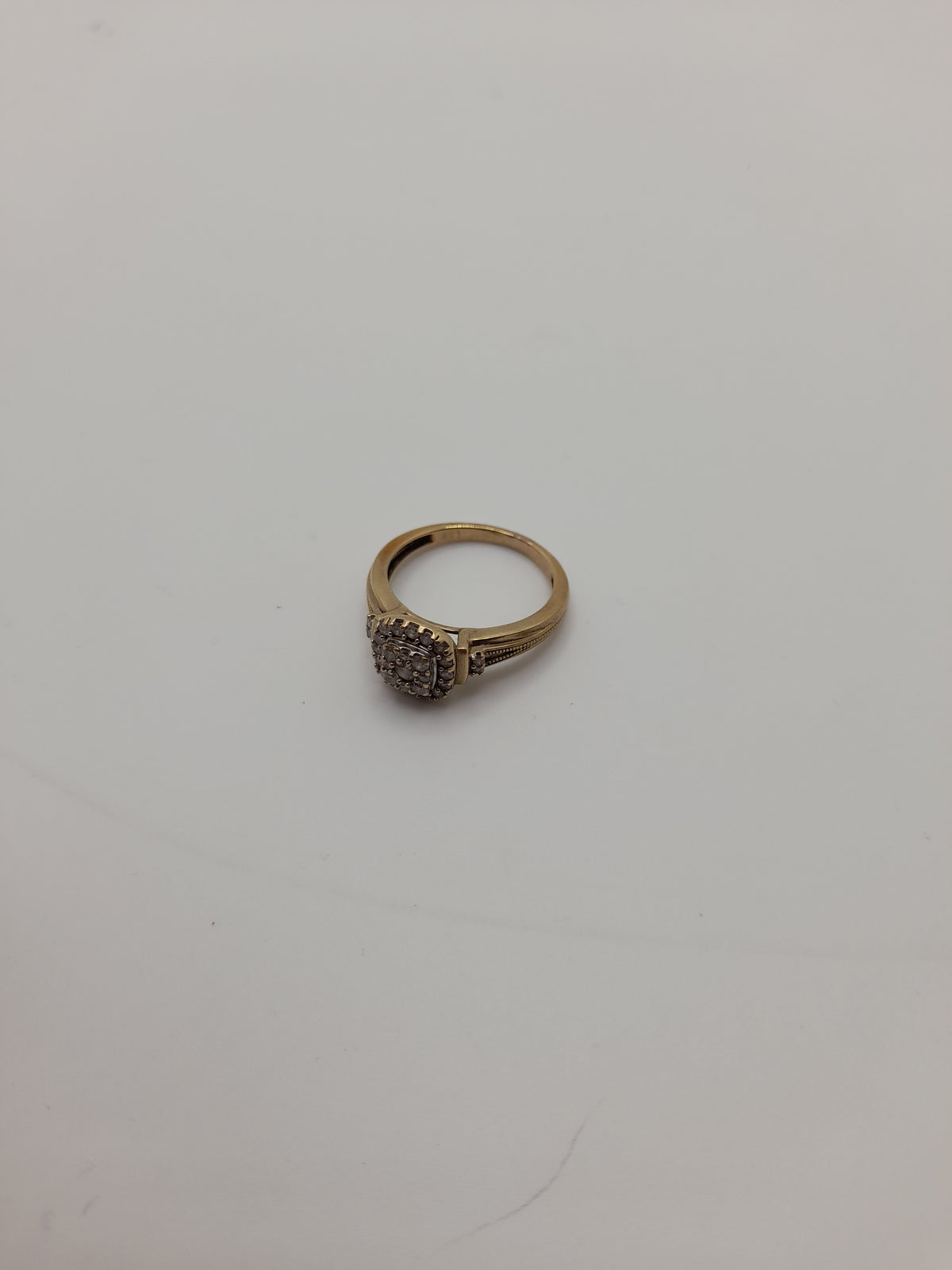 9ct,3.5g,Yellow Gold Cluster Ring